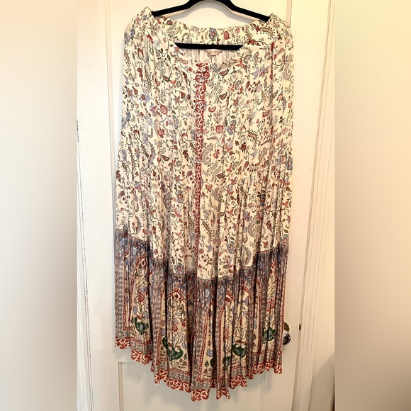 🤍🤎 Arnhem Renata Skirt in Winter 🤍🤎 - Picture 5 of 10